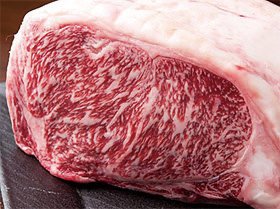 和牛のステーキ肉