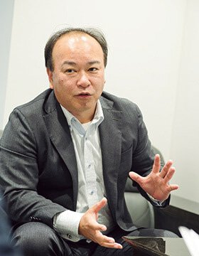 財務本部 財務サービス部 部長 奥村真弘様