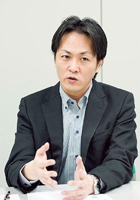 経理部 係長