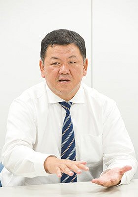 経理財務部 課長