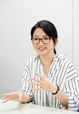 経理財務部 発行担当者