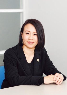 管財本部 財務部担当者 吉田様