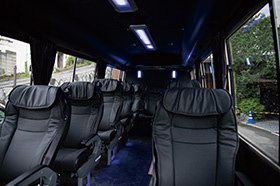 バス車内