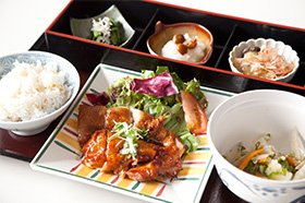 給食