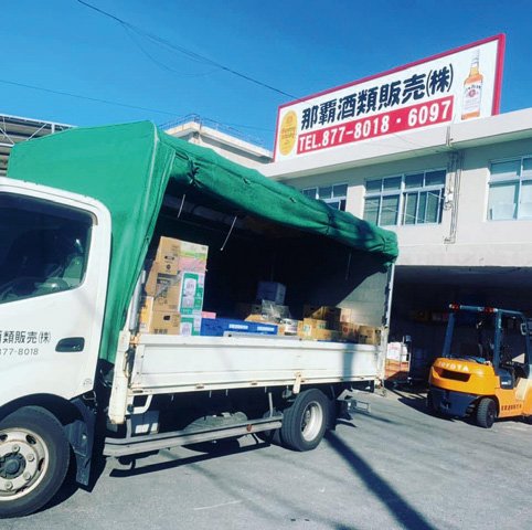 トラックの写真