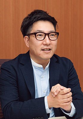 法務部 部門長 秋山 忠幸 様