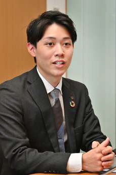 総務部 資産管理グループ 業務担当者 A