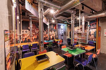 『焼肉酒場ともさんかく』店内画像