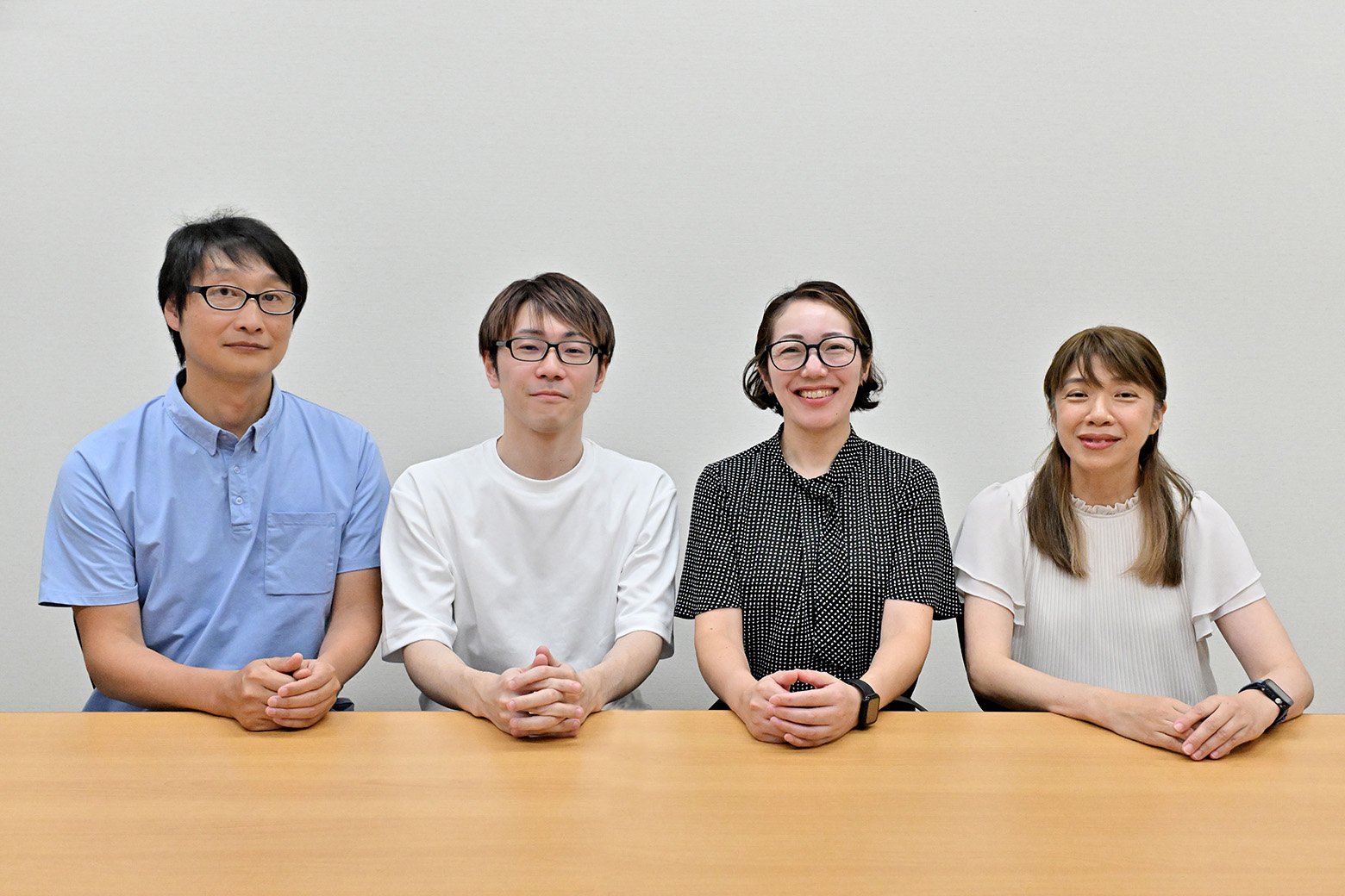 左から順に総務管理部 副部長、財務経理部 課長、総務企画部 課長、人事部 副部長