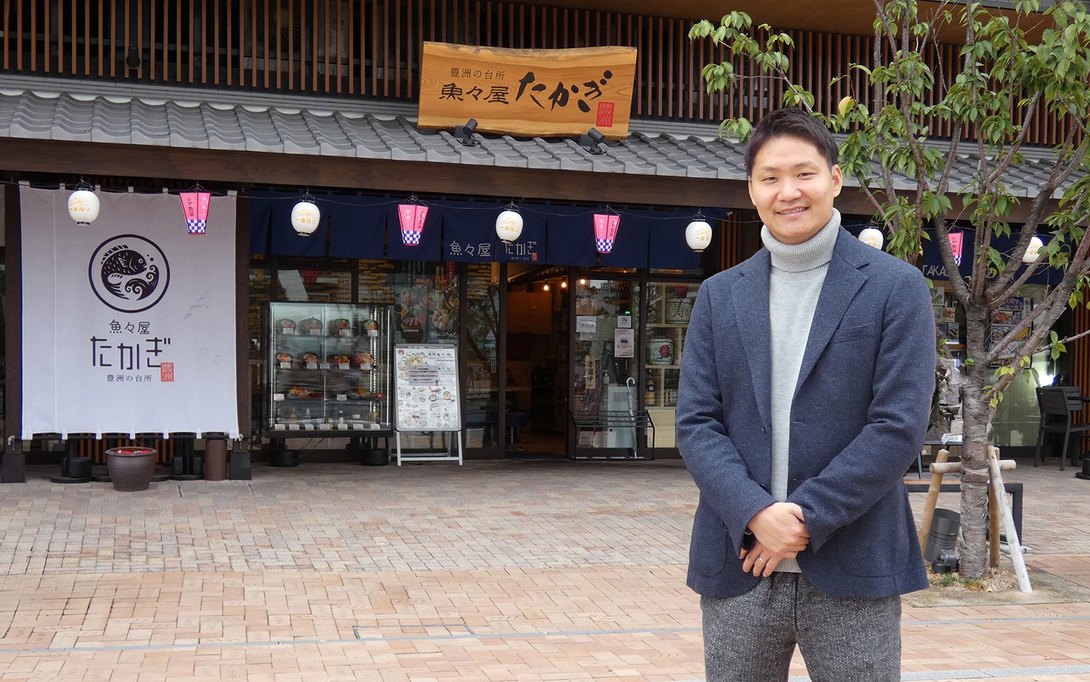 利益改善5%達成の羅針盤。スマホで全店舗の売上・原価・人件費をチェックし、スピード経営に活用。