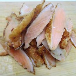 生食用　揚げサーモンハラス切落し　500g