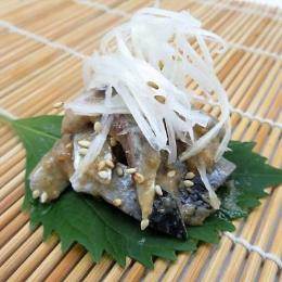 生食用　三陸産　いわし　の　ごま漬け　チューブ　200g