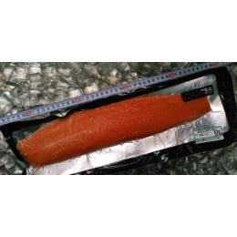 ＜チルド＞チリ産 トラウトお刺身サーモン背【4kg6-8本】（皮無し/骨無し）