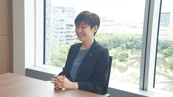 嶋澤 静氏(財務・経理部 財務課 係長)