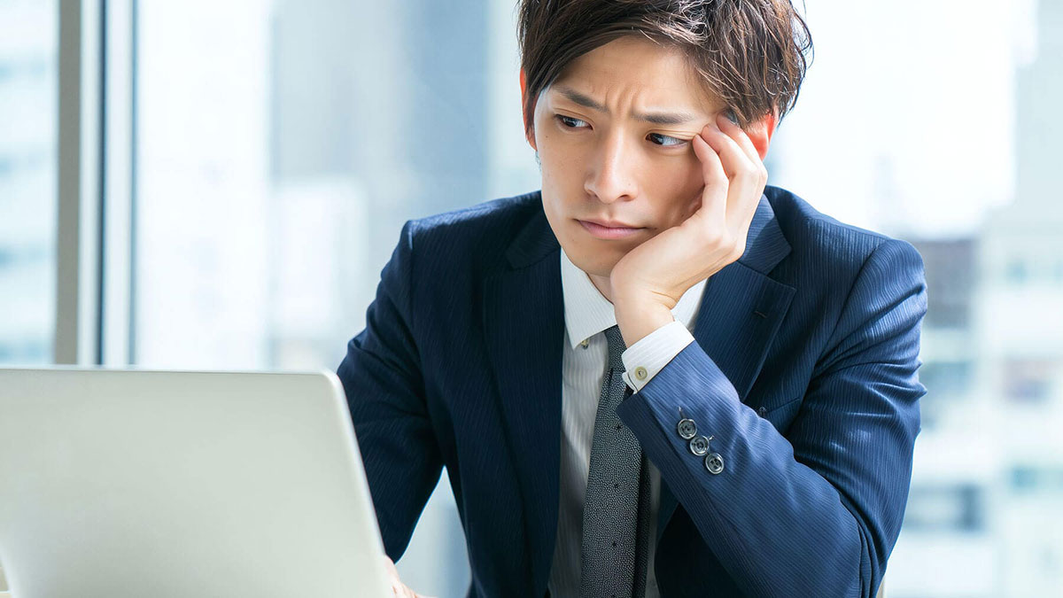 大手企業の経理、請求書の処理業務で抱える課題