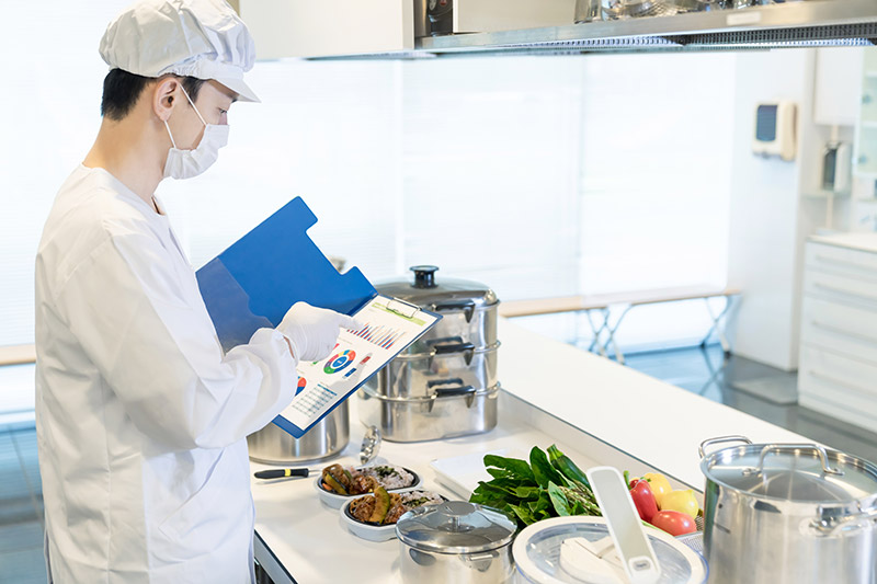 セントラルキッチンの衛生管理を強化するには？HACCP対応と7つの実践策を解説