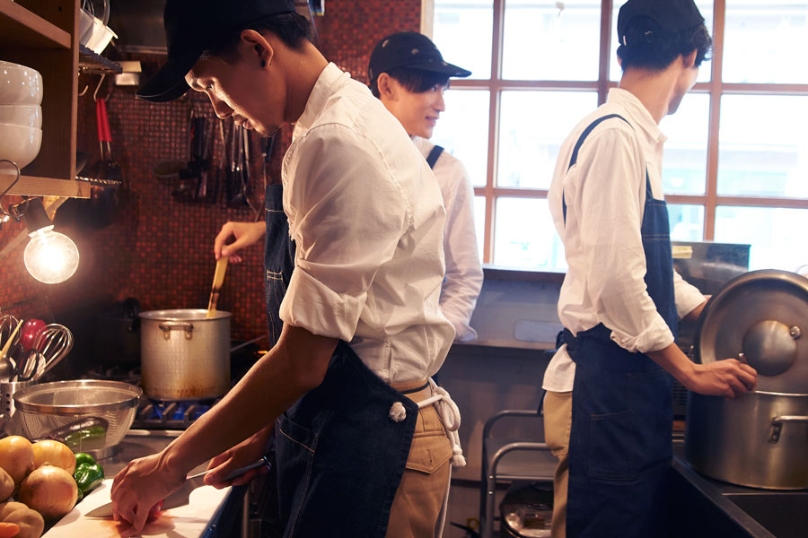あなたのお店のスタッフが飲食業界で働いている理由を知っていますか? あなたのお店のスタッフが飲食業界で働いている理由を知っていますか?